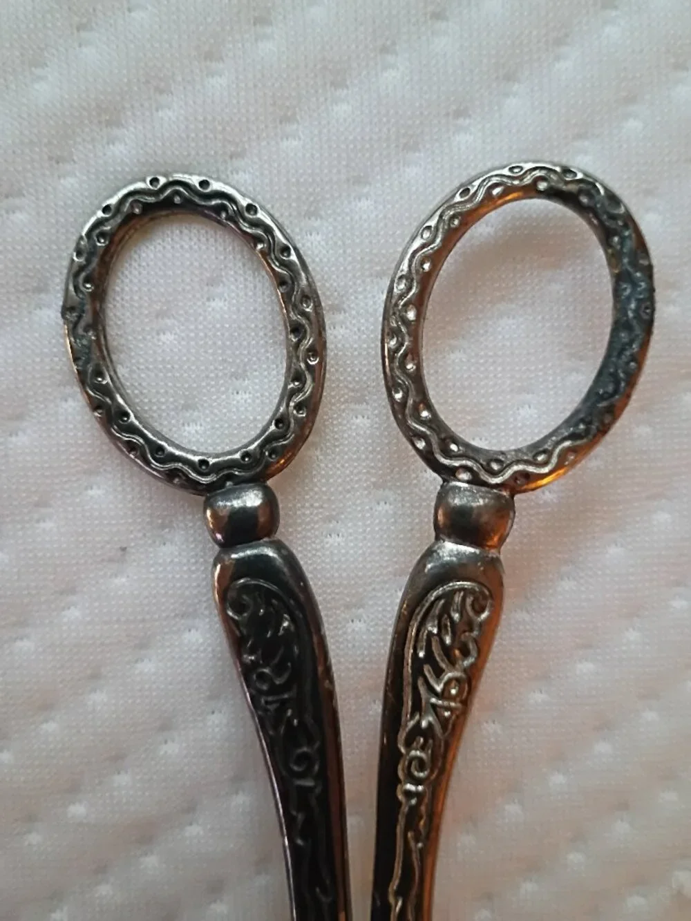 Vintage Embossed Floral Scissor Salad & Dessert Server Tongs Silver Plated